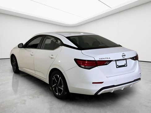 Used 2024 Nissan Sentra SV FWD image 9
