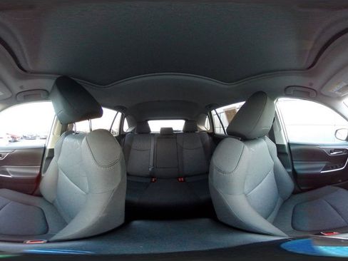 Used 2025 Toyota RAV4 XLE image 42