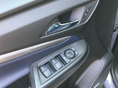 Used 2022 Chevrolet Bolt EUV Premier w/ Sun & Sound Package FWD image 18