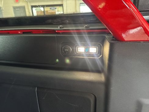 Used 2024 Ford Bronco Badlands image 12