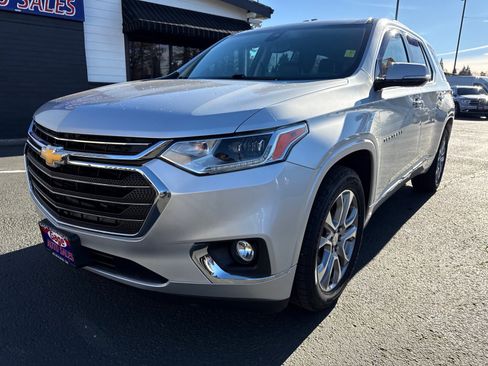 Used 2018 Chevrolet Traverse Premier image 17