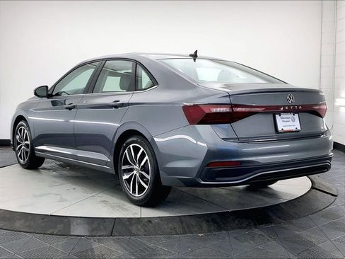 New 2026 Volkswagen Jetta SE FWD image 2