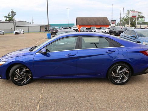 Used 2024 Hyundai Elantra Limited image 6