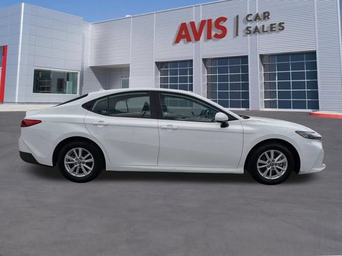 Used 2025 Toyota Camry LE FWD image 7