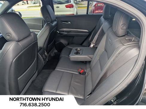 Used 2025 Cadillac XT4 Premium Luxury image 37