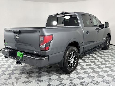 Used 2024 Nissan Titan SV w/ SV Convenience Package RWD image 9