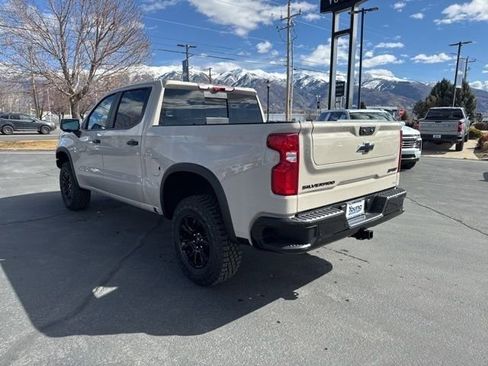 Used 2026 Chevrolet Silverado 1500 ZR2 w/ Dark Appearance Package AWD/4WD image 5