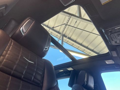 Used 2021 Cadillac Escalade Sport Platinum AWD/4WD image 19