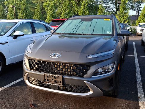 Used 2023 Hyundai Kona Limited w/ Cargo Package AWD/4WD image 2