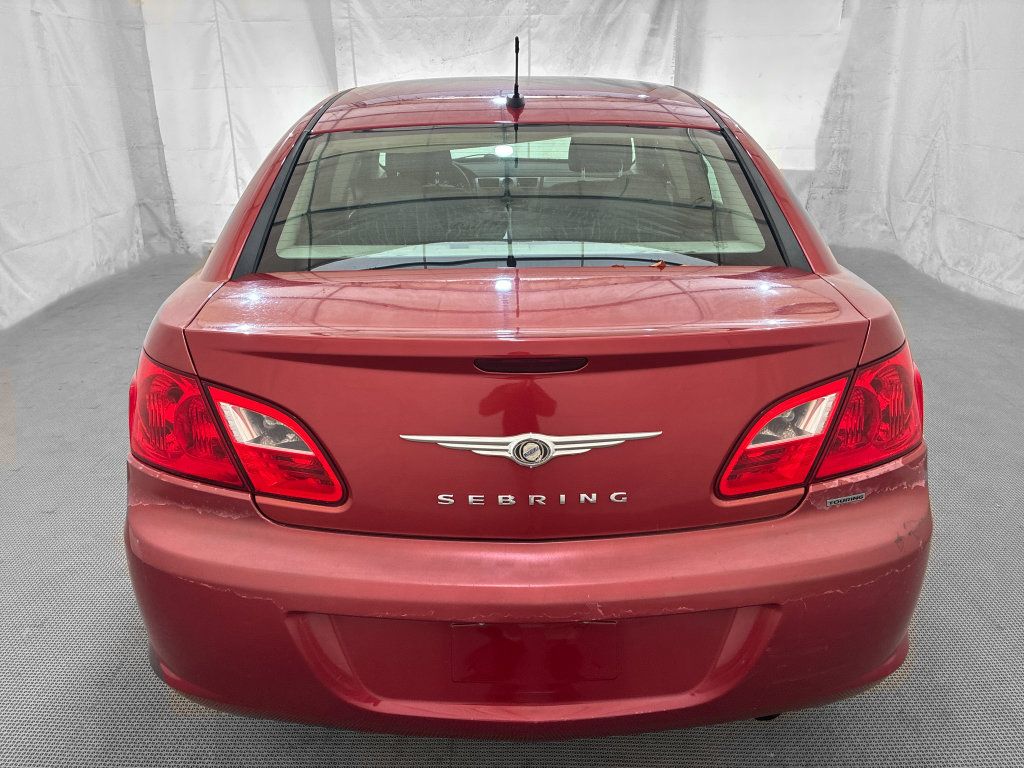 Used 2010 Chrysler Sebring Touring FWD image 5