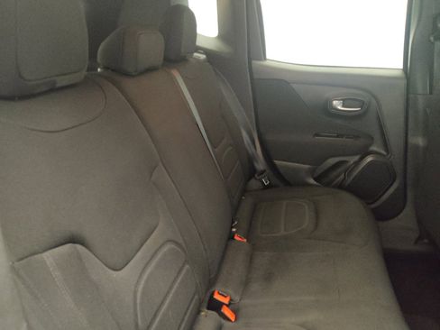 Used 2021 Jeep Renegade Latitude FWD image 19