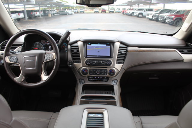 Used 2018 GMC Yukon Denali w/ Denali Ultimate Package AWD/4WD image 22