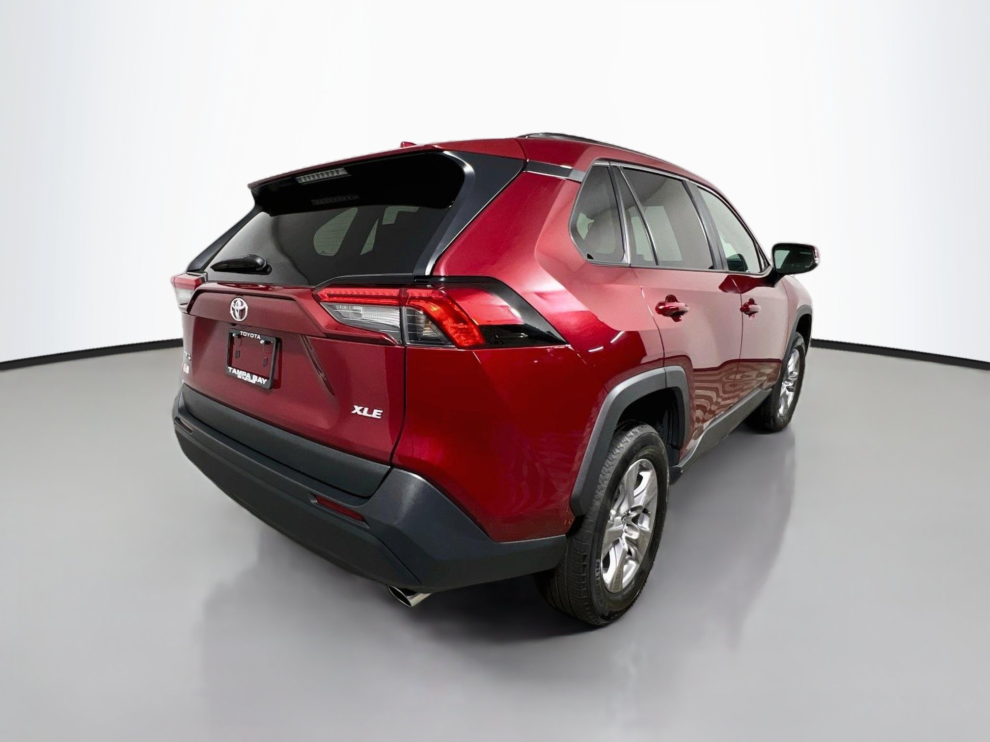 Used 2025 Toyota RAV4 XLE FWD image 4
