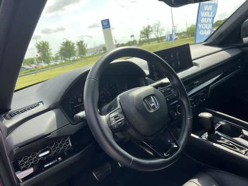 Used 2023 Honda Accord Sport image 15