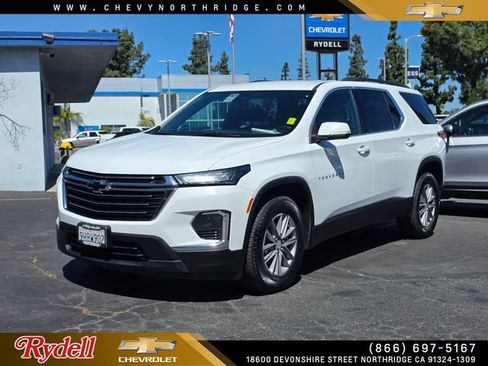 Used 2023 Chevrolet Traverse LT w/ LPO, Cargo Package FWD image 1