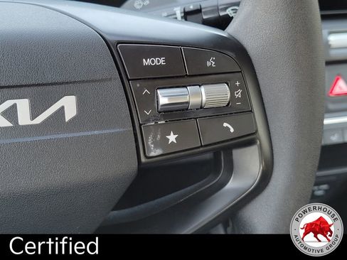 Used 2025 Kia K4 LXS image 27