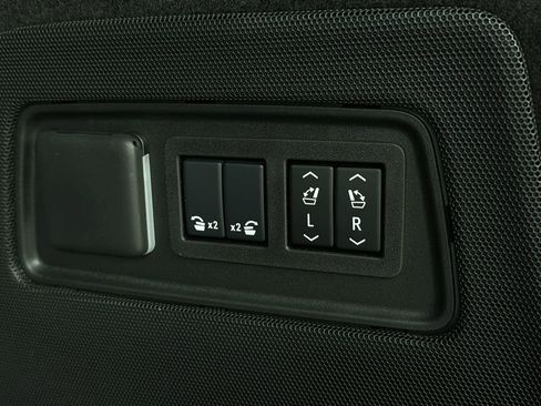 Used 2026 Cadillac Escalade Platinum Sport w/ LPO, ONYX Package image 15