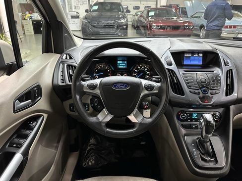 Used 2014 Ford Transit Connect Titanium image 19