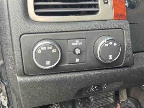 Used 2009 GMC Sierra 2500 SLT w/ Entertainment Package image 18