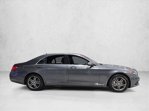 Used 2017 Mercedes-Benz S 550 4MATIC Sedan image 4