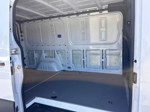 Used 2025 Mercedes-Benz Sprinter 2500 image 18