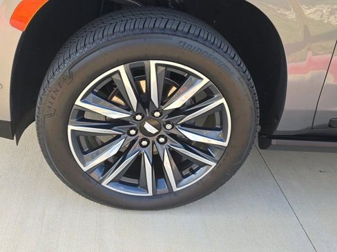 Used 2022 Cadillac Escalade Sport Platinum image 9