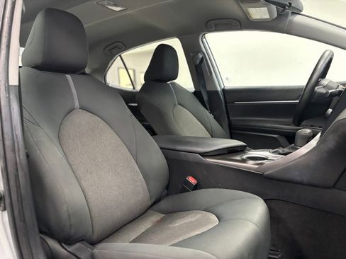 Used 2022 Toyota Camry LE image 8