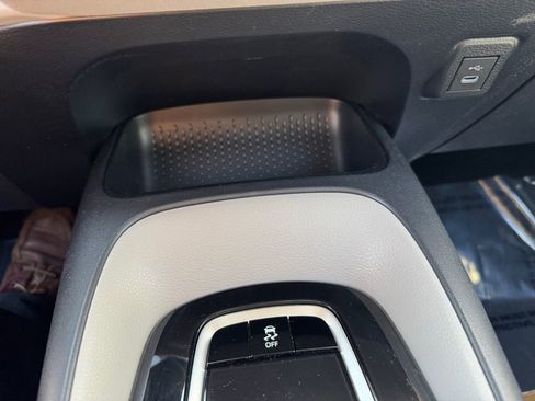 Used 2024 Toyota Corolla LE FWD image 24