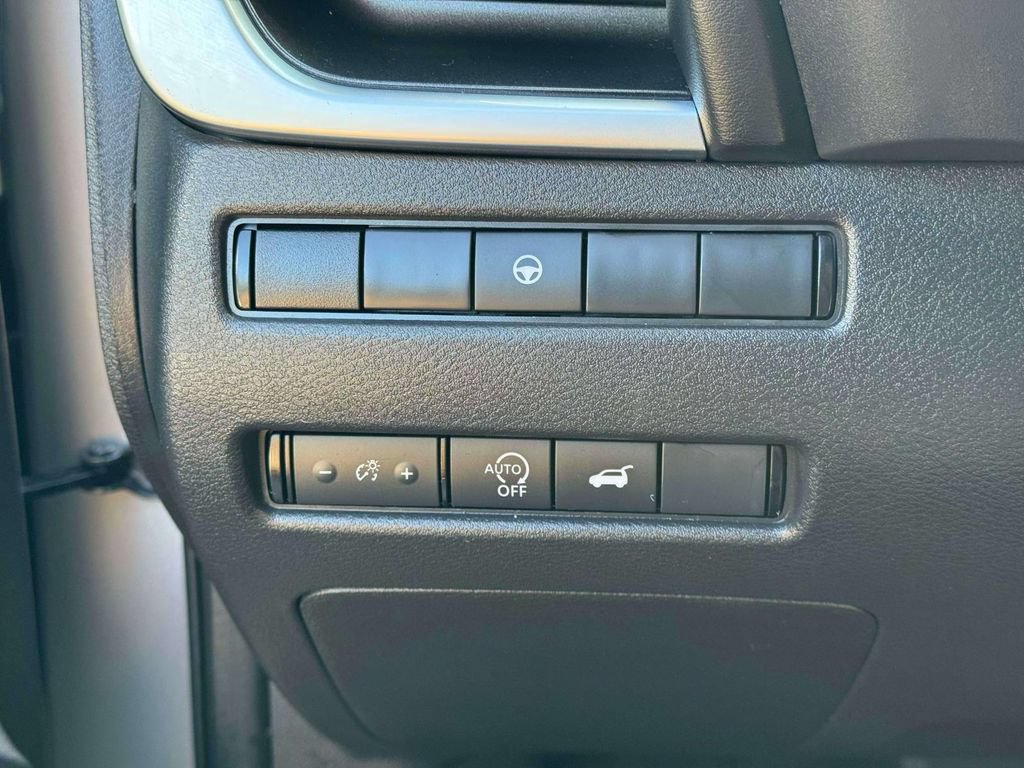 Certified 2023 Nissan Rogue SV w/ SV Premium B Package AWD/4WD image 20