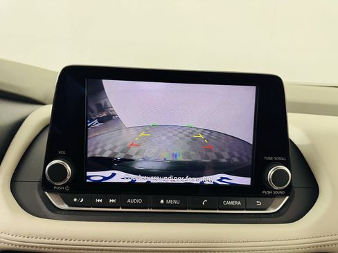 Used 2025 Nissan Rogue SV FWD image 20