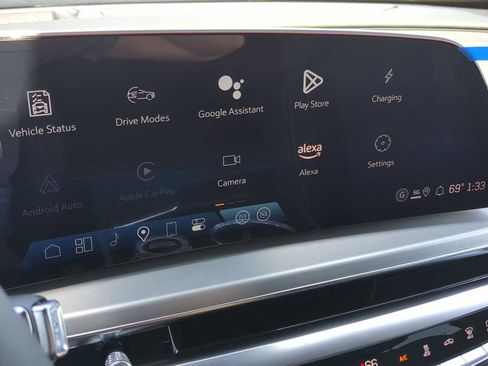 New 2025 Cadillac Lyriq Sport image 19