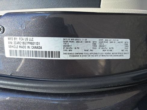 Certified 2023 Chrysler Pacifica Touring-L FWD image 36