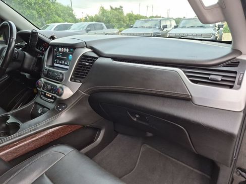 Used 2019 GMC Yukon XL SLT AWD/4WD image 41
