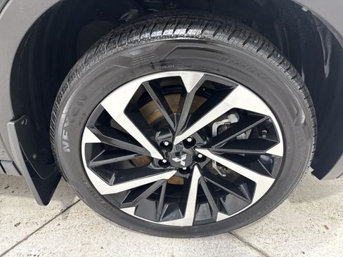 Used 2023 Mitsubishi Outlander SEL AWD/4WD image 35