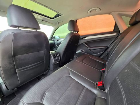 Used 2019 Volkswagen Passat 2.0T Wolfsburg w/ Wheels & Sunroof Package image 11