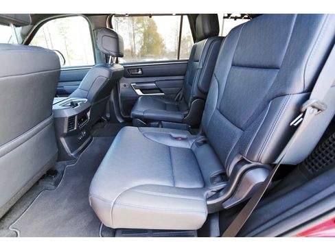 Used 2025 Toyota Sequoia Platinum image 11