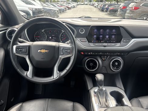 Used 2019 Chevrolet Blazer LT w/ Sound & Technology Package AWD/4WD image 2