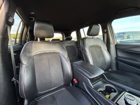 Used 2024 Jeep Grand Cherokee Altitude AWD/4WD image 27