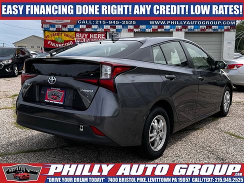 Used 2021 Toyota Prius LE FWD image 8