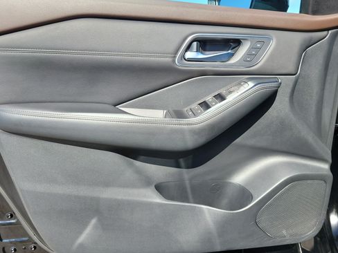 Used 2021 Nissan Rogue SL w/ Premium Package FWD image 22