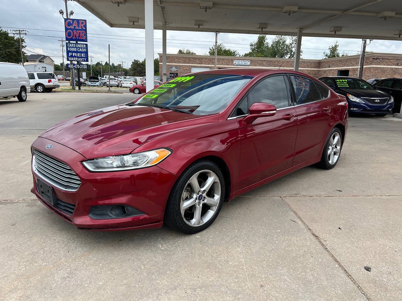 Used 2015 Ford Fusion SE w/ Equipment Group 201A FWD image 3