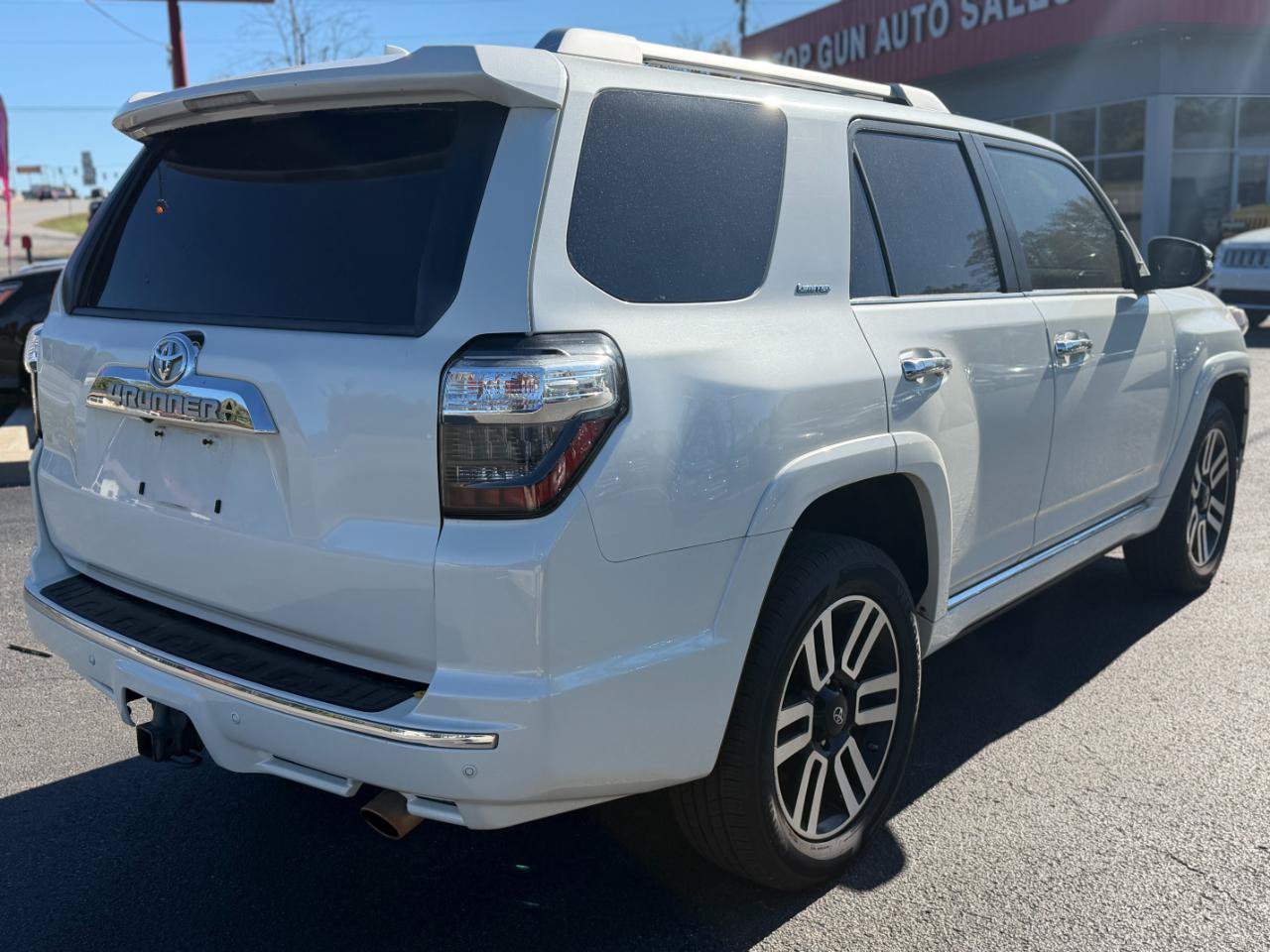 Used 2018 Toyota 4Runner Limited AWD/4WD image 3