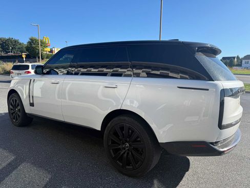 Used 2024 Land Rover Range Rover Long Wheelbase Autobiography AWD/4WD image 7