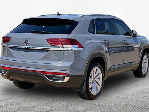 Used 2021 Volkswagen Atlas Cross Sport SE FWD image 2