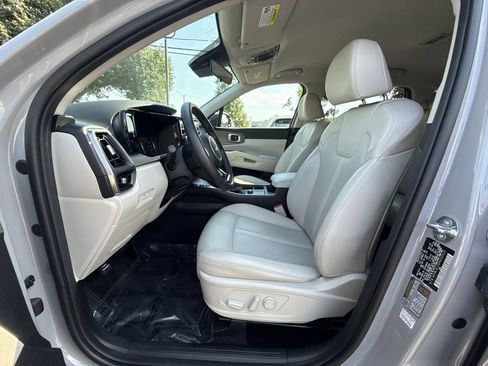 Used 2023 Kia Sorento S AWD/4WD image 13
