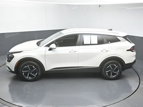 Used 2025 Kia Sportage LX AWD/4WD image 45