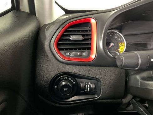 Used 2015 Jeep Renegade Trailhawk w/ Premium Leather Group image 18