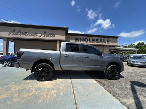 Used 2018 Nissan Titan SV w/ SV Convenience Package RWD image 1