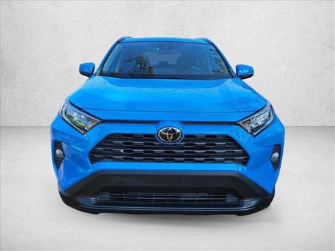 Used 2020 Toyota RAV4 XLE image 2