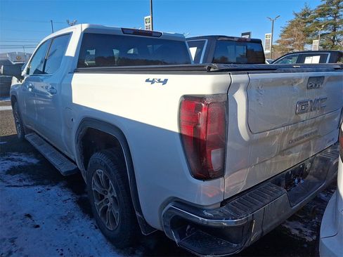 Used 2021 GMC Sierra 1500 SLE image 4